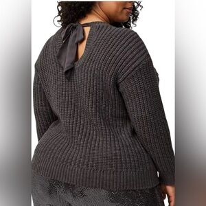 Torrid Gray Cable Knit Sweater Bow Back Size 2 (2X)